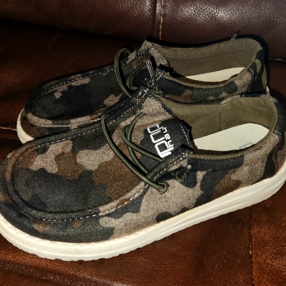 Camo Hey Dudes